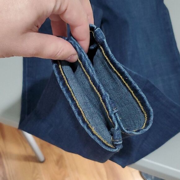 LEVI'S 721 dark wash 26x29 high rise skinny jeans - Picture 8 of 8